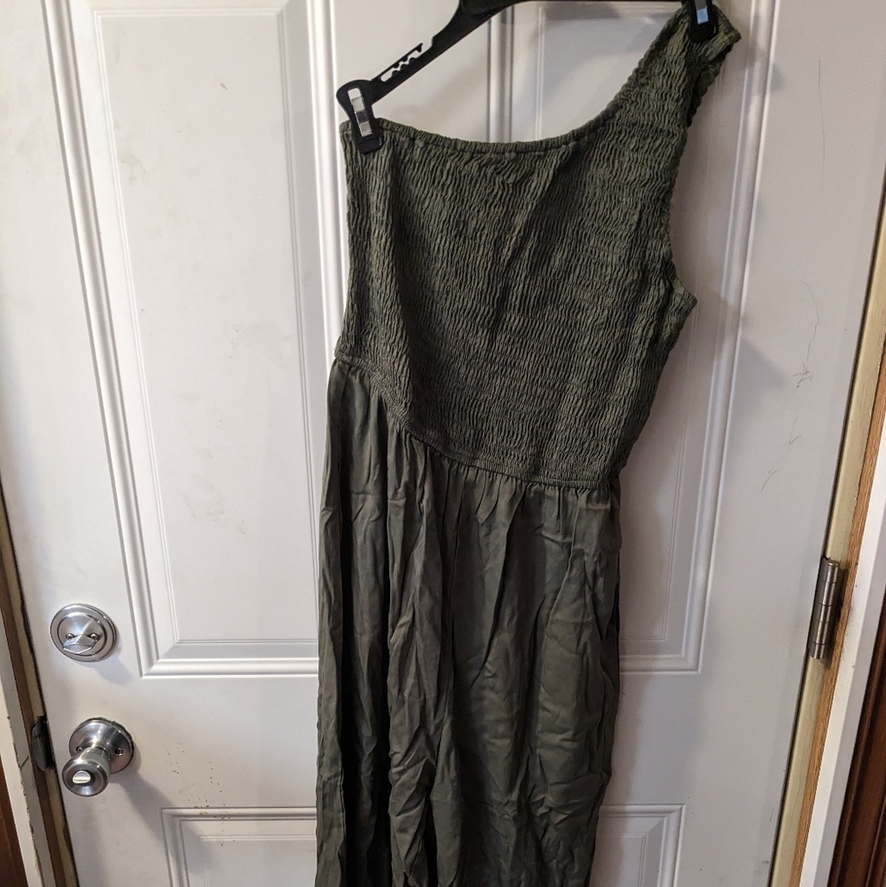 ZCSIA, size small, olive green